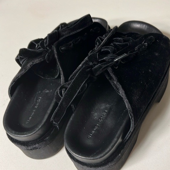 Simone Rocha velvet platform sandals in black. - Picture 8 of 9